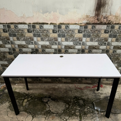 bàn 60x140 khung lắp ráp