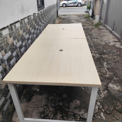 BÀN LÀM VIỆC KHUNG SẮT 2M4 PA1000