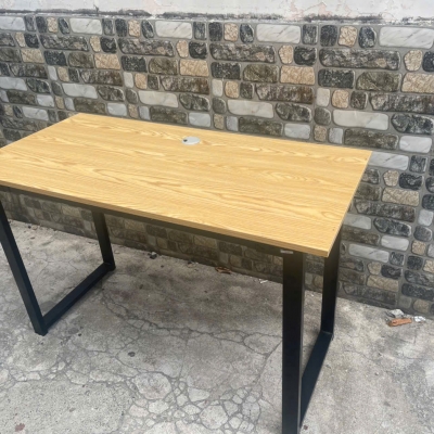 BÀN LAM VIỆC CHỮ U 1M2